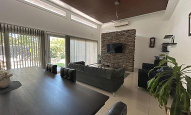 EN VENTA CASA DOS DORMITORIOS MAS PLAYROOM, PISCINA Y PARQUE. A 100 MTS DEL RIO. PUEBLO ESTHER.