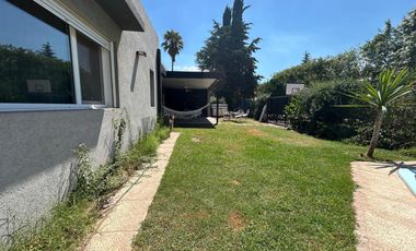 EN VENTA CASA DOS DORMITORIOS MAS PLAYROOM, PISCINA Y PARQUE. A 100 MTS DEL RIO. PUEBLO ESTHER.