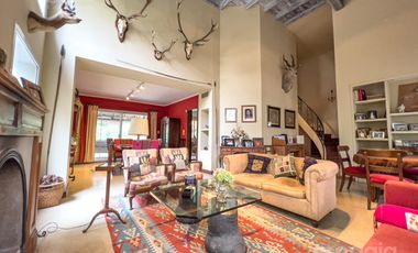 Sobre la mejor calle de Santa Rita, Casa con 4 Dormitorios, Parque, Pileta y Parrilla