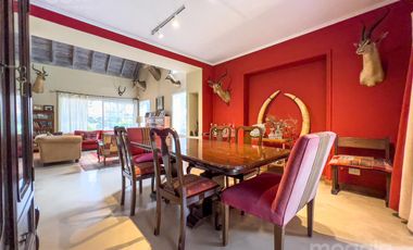 Sobre la mejor calle de Santa Rita, Casa con 4 Dormitorios, Parque, Pileta y Parrilla