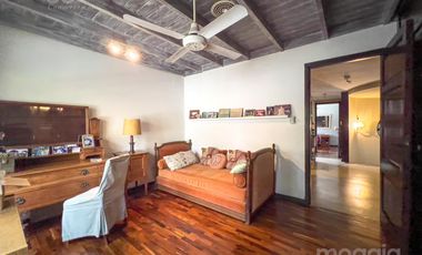 Sobre la mejor calle de Santa Rita, Casa con 4 Dormitorios, Parque, Pileta y Parrilla