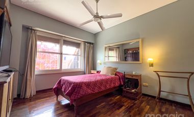 Sobre la mejor calle de Santa Rita, Casa con 4 Dormitorios, Parque, Pileta y Parrilla