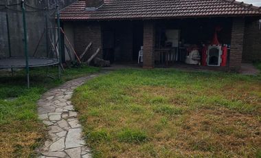 Pacheco - Zeballos al 1000 -  Casa lote propio para uso comercial y vivienda