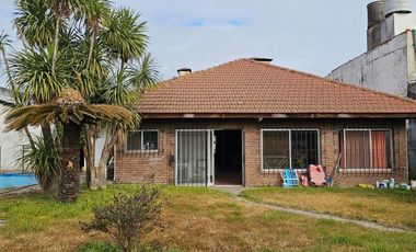 Pacheco - Zeballos al 1000 -  Casa lote propio para uso comercial y vivienda