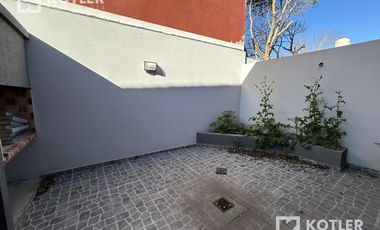 PH a estrenar, 3 ambientes, con cochera y patio