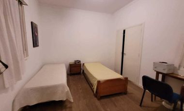 Casa en venta - 4 Dormitorios 3 Baños 1 Cochera - 330Mts2 - Miramar