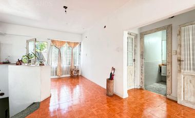 Venta PH 4 Ambientes en Planta Baja y Primer Piso en Villa Sarmiento