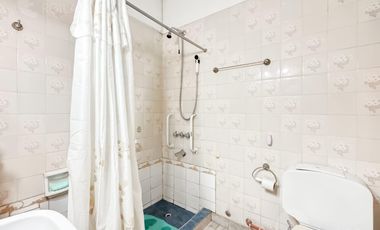 Venta PH 4 Ambientes en Planta Baja y Primer Piso en Villa Sarmiento
