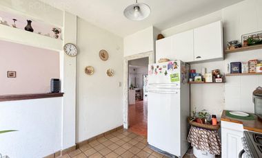 Venta PH 4 Ambientes en Planta Baja y Primer Piso en Villa Sarmiento