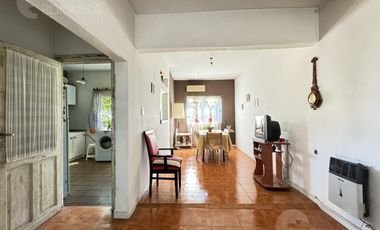 Venta PH 4 Ambientes en Planta Baja y Primer Piso en Villa Sarmiento