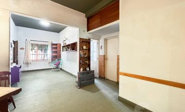 Venta PH 4 Ambientes en Planta Baja y Primer Piso en Villa Sarmiento