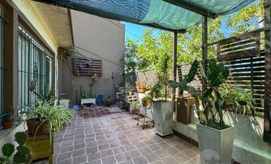 Venta PH 4 Ambientes en Planta Baja y Primer Piso en Villa Sarmiento