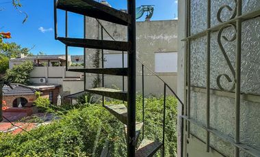 Venta PH 4 Ambientes en Planta Baja y Primer Piso en Villa Sarmiento