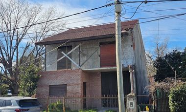 Casa en venta - 4 Dormitorios 3 Baños - Cochera - 503Mts2 - General Pacheco