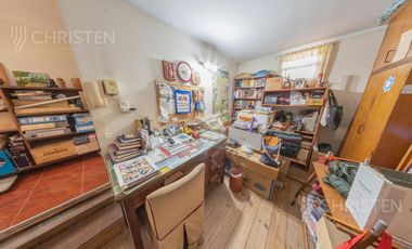 Casa de categoría en venta. 3/4 dormitorios, 2 cocheras. Barrio Centro Santa Fe
