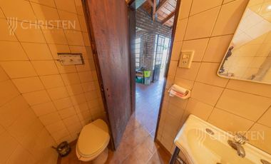 Casa de categoría en venta. 3/4 dormitorios, 2 cocheras. Barrio Centro Santa Fe
