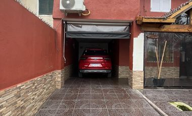 DUPLEX 4 AMB CON JARDIN Y COCHERA - CAMPANA