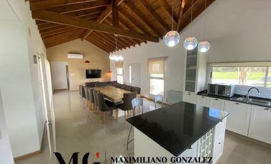 Casa en  venta, 7 ambientes - Lagos de Canning