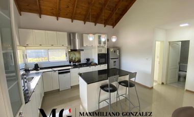 Casa en  venta, 7 ambientes - Lagos de Canning