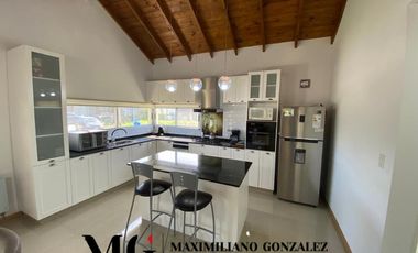 Casa en  venta, 7 ambientes - Lagos de Canning