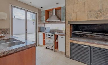 Departamento en venta - 4 Dormitorios 4 Baños - 182Mts2 - Lomas de Zamora