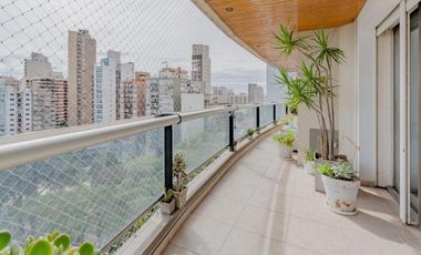 Departamento en venta - 4 Dormitorios 4 Baños - 182Mts2 - Lomas de Zamora