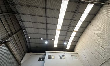 ALQUILER DEPOSITO 1900 M2  en  BENAVIDEZ TIGRE