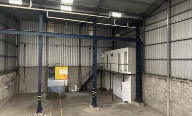 ALQUILER DEPOSITO 1900 M2  en  BENAVIDEZ TIGRE