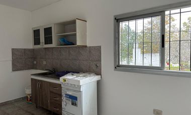 ALQUILER DEPOSITO 1900 M2  en  BENAVIDEZ TIGRE