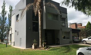 Casa en venta - El Lauquen, Canning