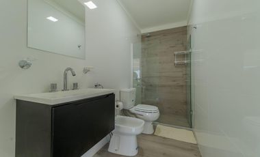 Casa en venta, 1 dormitorio pileta y parrillero. Roldan