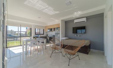 Casa en venta, 1 dormitorio pileta y parrillero. Roldan