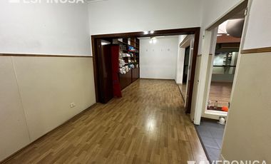 Departamento de cuatro ambientes en venta, Ramos Mejia Apto profesional.