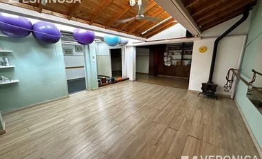 Departamento de cuatro ambientes en venta, Ramos Mejia Apto profesional.