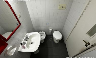 Departamento de cuatro ambientes en venta, Ramos Mejia Apto profesional.
