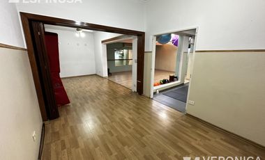 Departamento de cuatro ambientes en venta, Ramos Mejia Apto profesional.