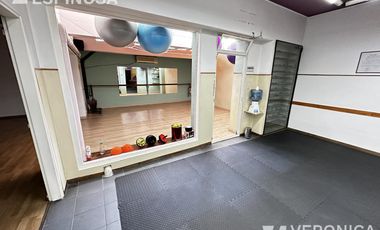 Departamento de cuatro ambientes en venta, Ramos Mejia Apto profesional.