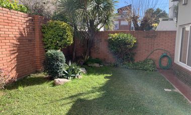 Chalet  en  Venta 4 Amb. c/ fondo y terraza - Ramos Mejia Sur