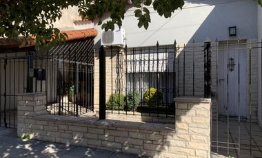 Chalet  en  Venta 4 Amb. c/ fondo y terraza - Ramos Mejia Sur
