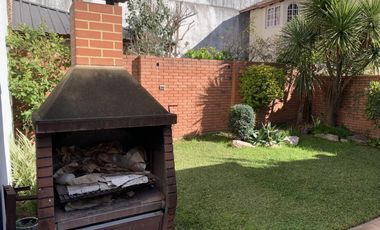 Chalet  en  Venta 4 Amb. c/ fondo y terraza - Ramos Mejia Sur