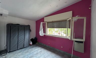 Boulogne, en venta, casa sobre lote propio con 2 dormitorios, ideal para mejorar