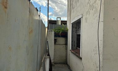 Boulogne, en venta, casa sobre lote propio con 2 dormitorios, ideal para mejorar