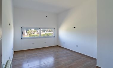 VENTA/PERMUTA - Casa - 5 dormitorios - Pileta y quincho - Palo Alto, Pueblo Esther