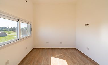VENTA/PERMUTA - Casa - 5 dormitorios - Pileta y quincho - Palo Alto, Pueblo Esther