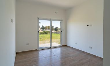 VENTA/PERMUTA - Casa - 5 dormitorios - Pileta y quincho - Palo Alto, Pueblo Esther