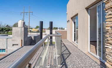 VENTA/PERMUTA - Casa - 5 dormitorios - Pileta y quincho - Palo Alto, Pueblo Esther