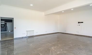 VENTA/PERMUTA - Casa - 5 dormitorios - Pileta y quincho - Palo Alto, Pueblo Esther
