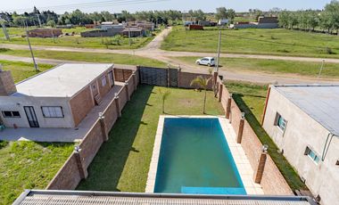 VENTA/PERMUTA - Casa - 5 dormitorios - Pileta y quincho - Palo Alto, Pueblo Esther