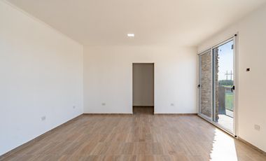VENTA/PERMUTA - Casa - 5 dormitorios - Pileta y quincho - Palo Alto, Pueblo Esther