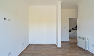VENTA/PERMUTA - Casa - 5 dormitorios - Pileta y quincho - Palo Alto, Pueblo Esther